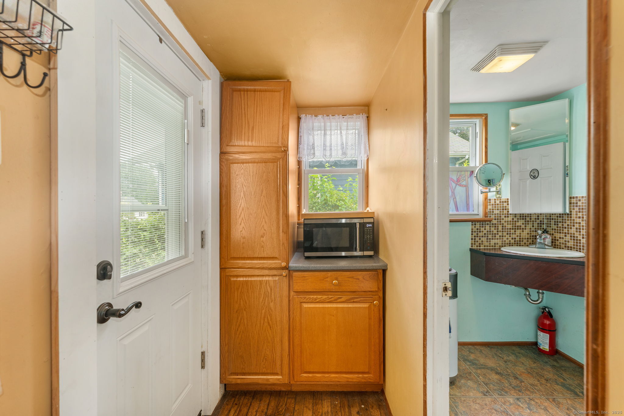 Bristol, Connecticut 06010, United States, 3 Bedrooms Bedrooms, ,2 BathroomsBathrooms,Residential,Active,162597