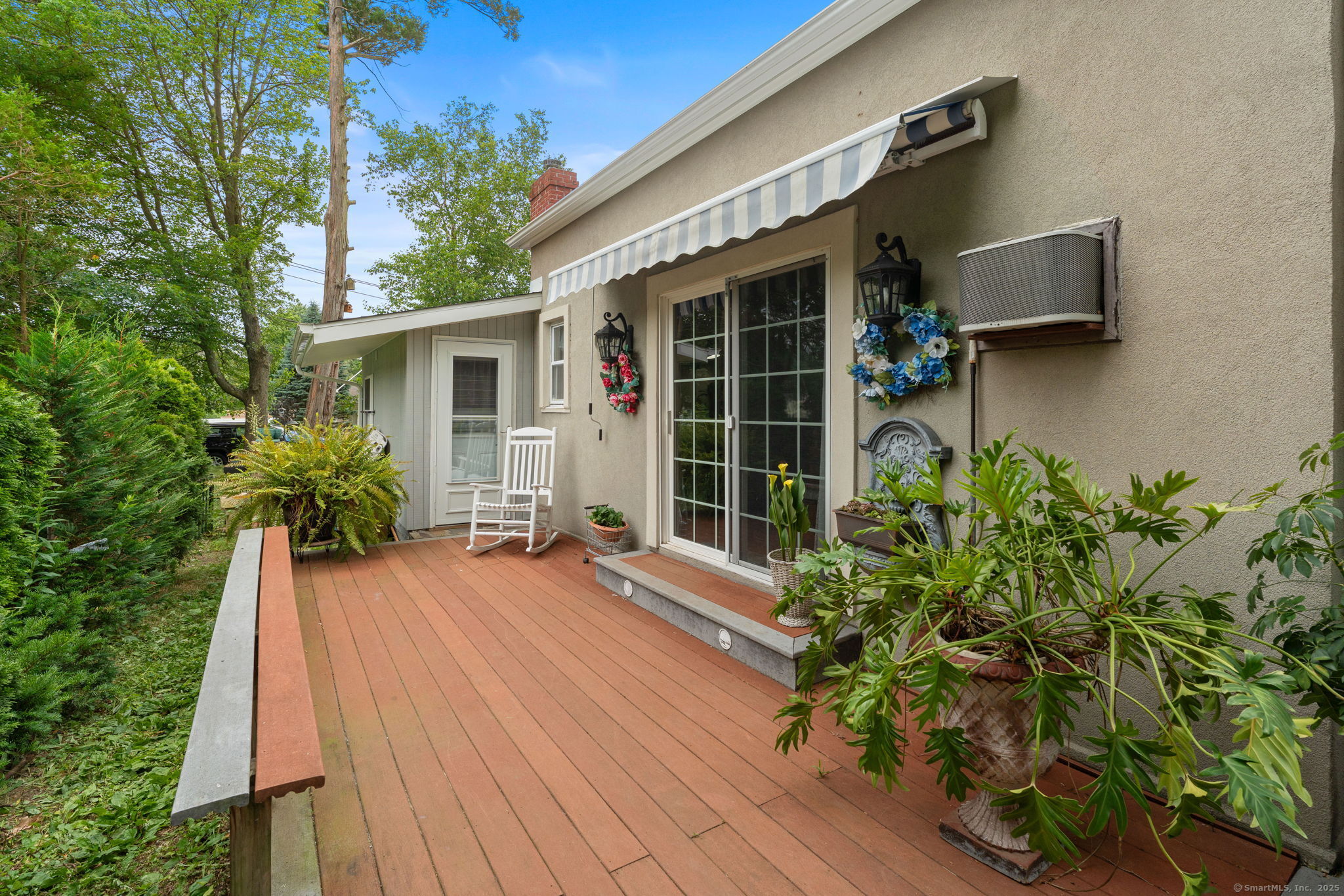 Bristol, Connecticut 06010, United States, 3 Bedrooms Bedrooms, ,2 BathroomsBathrooms,Residential,Active,162597