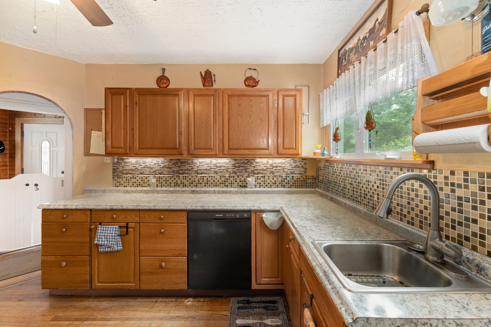 Bristol, Connecticut 06010, United States, 3 Bedrooms Bedrooms, ,2 BathroomsBathrooms,Residential,Active,162597