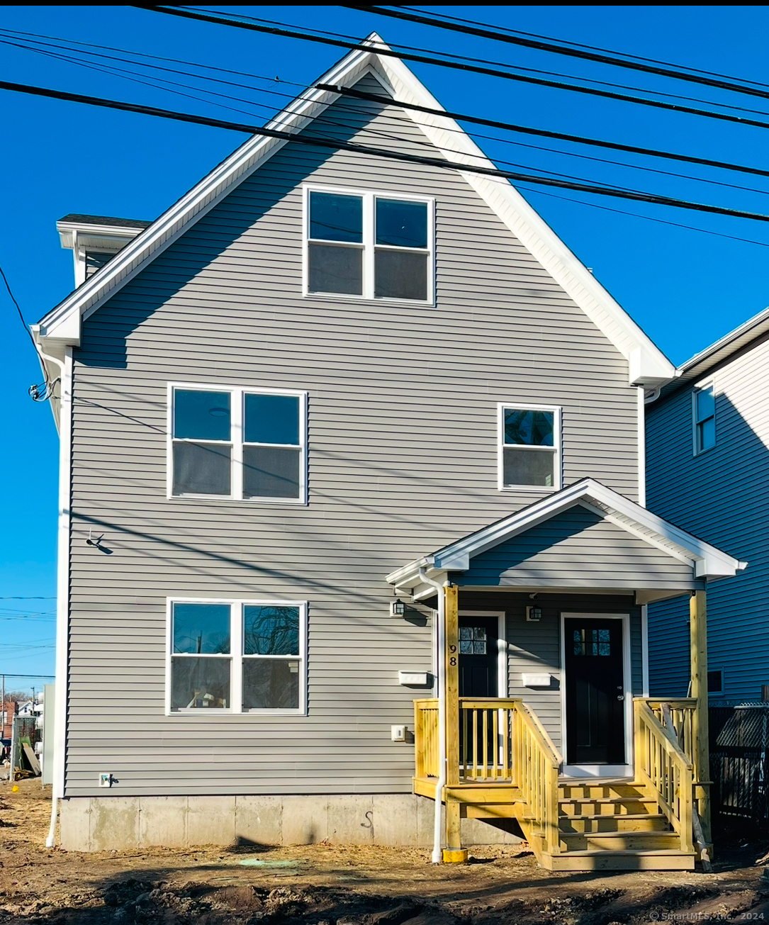 Rental Property at 98 Morgan Avenue 2, Bridgeport, Connecticut - Bedrooms: 4 
Bathrooms: 2 
Rooms: 6  - $3,500 MO.