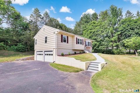 Homes For Sale - 4 Cherry Heights Terrace<br/> Newtown, CT 06482