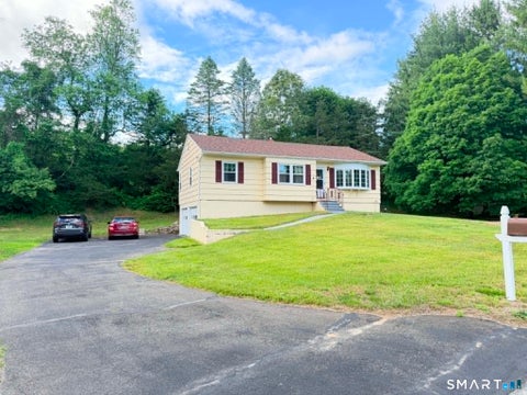 Homes For Sale - 4 Cherry Heights Terrace<br/> Newtown, CT 06482
