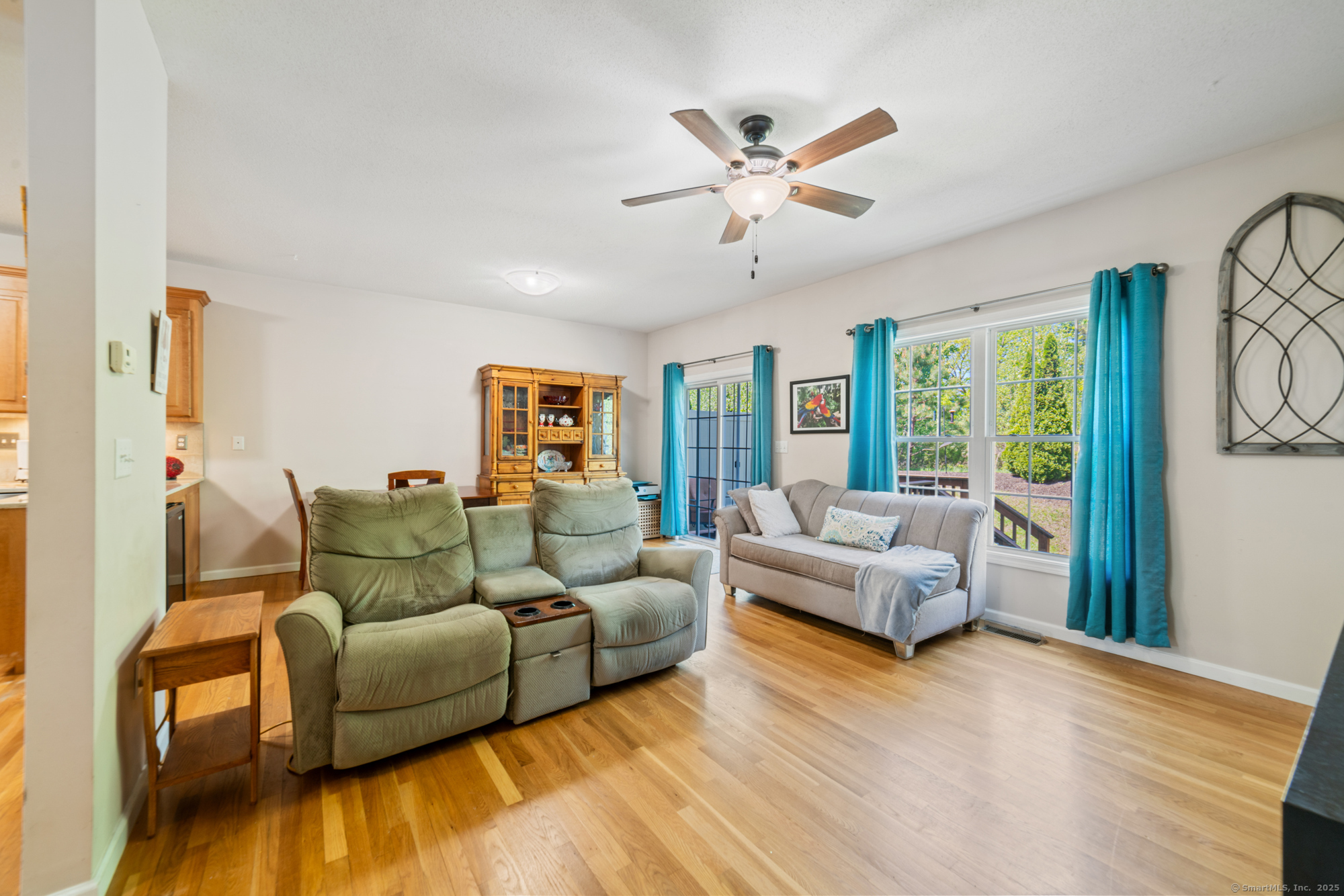 370 Emmett Street APT 8-8