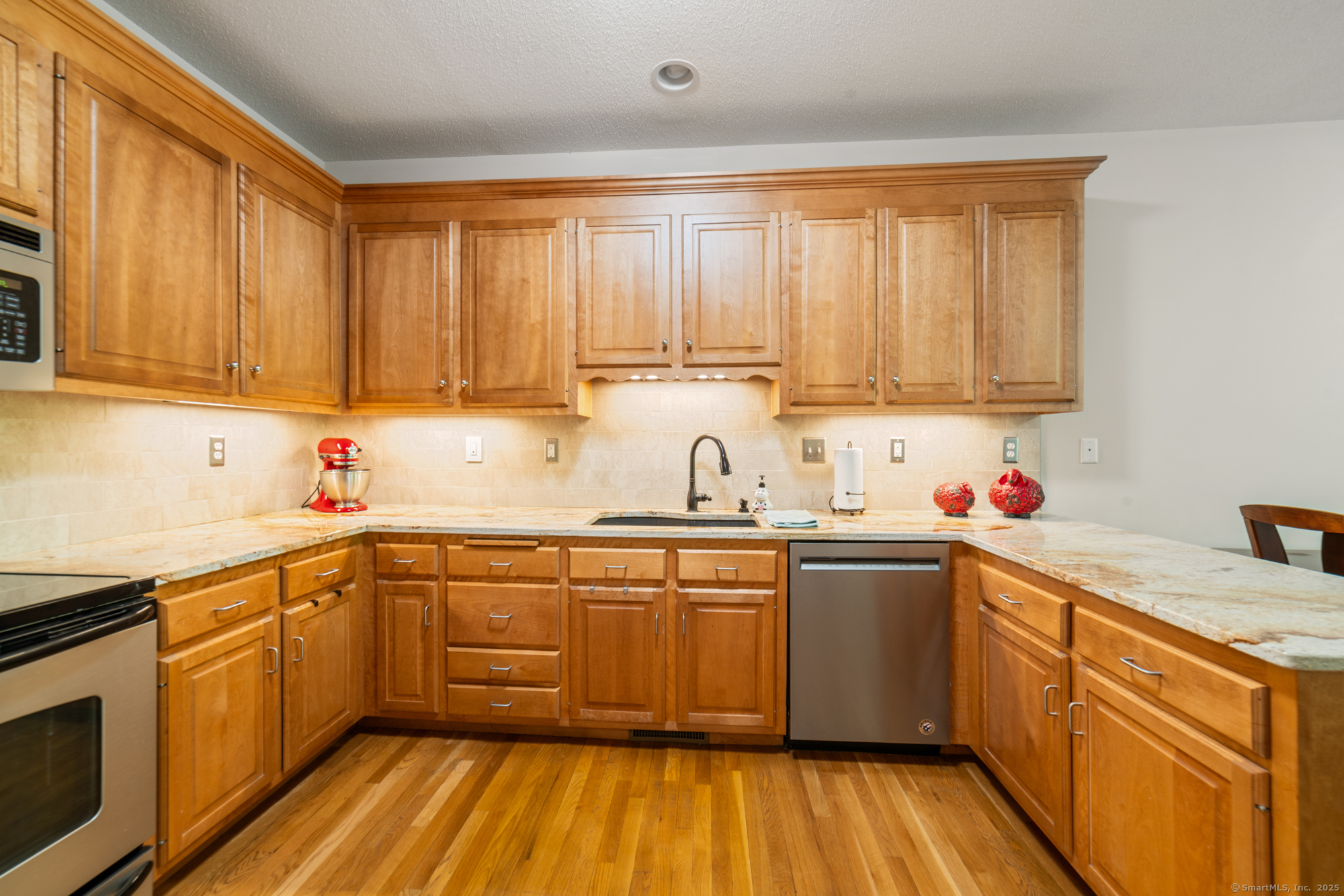 370 Emmett Street #APT 8-8, Bristol, Connecticut image 13