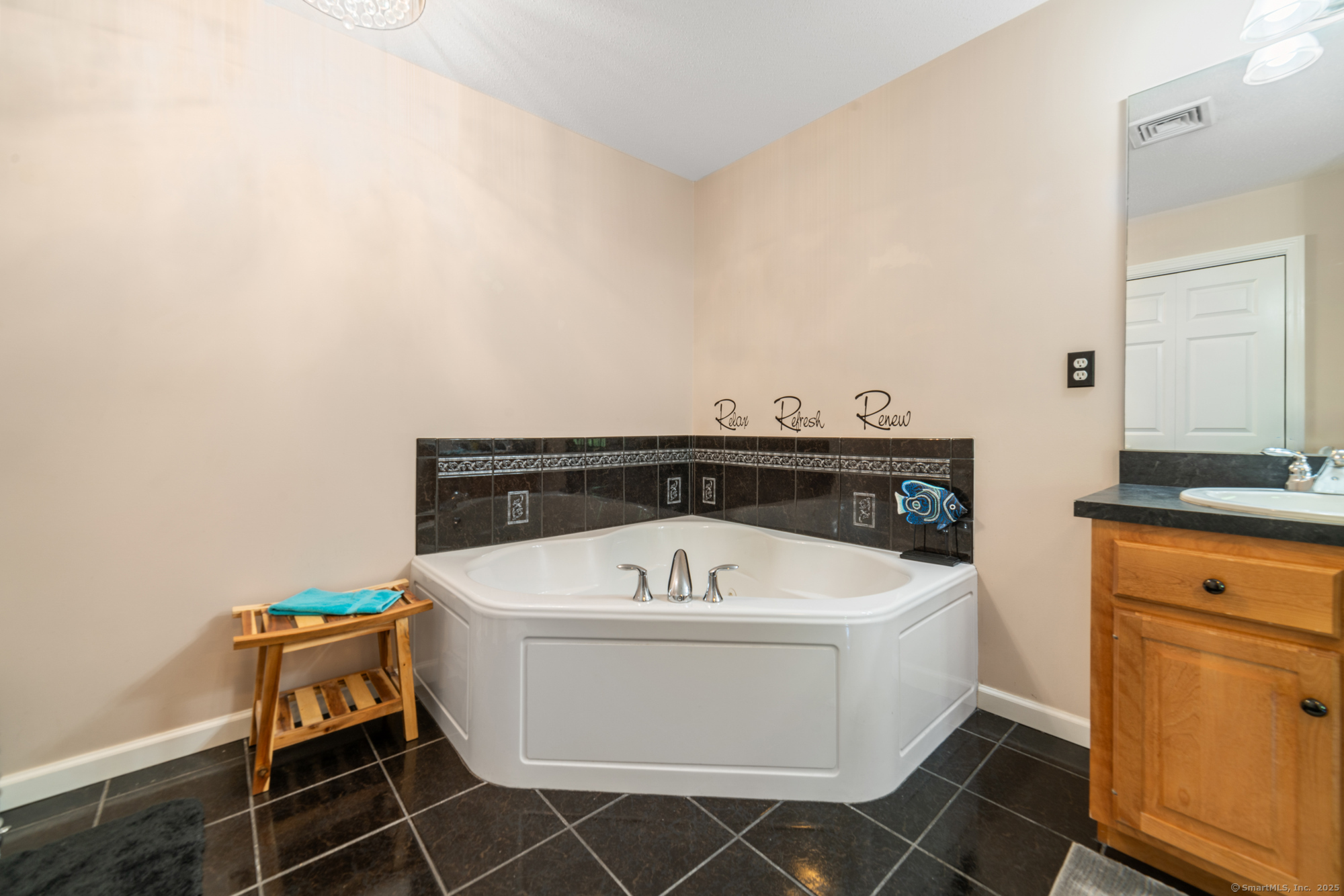 370 Emmett Street #APT 8-8, Bristol, Connecticut image 34