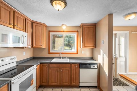 Tiny photo for 231 Boston Post Road #9, East Lyme, CT 06333 (MLS # 24136070)