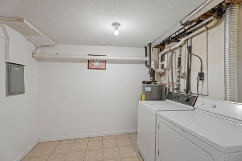 Tiny photo for 231 Boston Post Road #9, East Lyme, CT 06333 (MLS # 24136070)