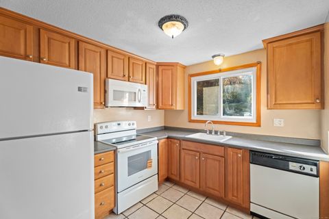 Tiny photo for 231 Boston Post Road #9, East Lyme, CT 06333 (MLS # 24136070)