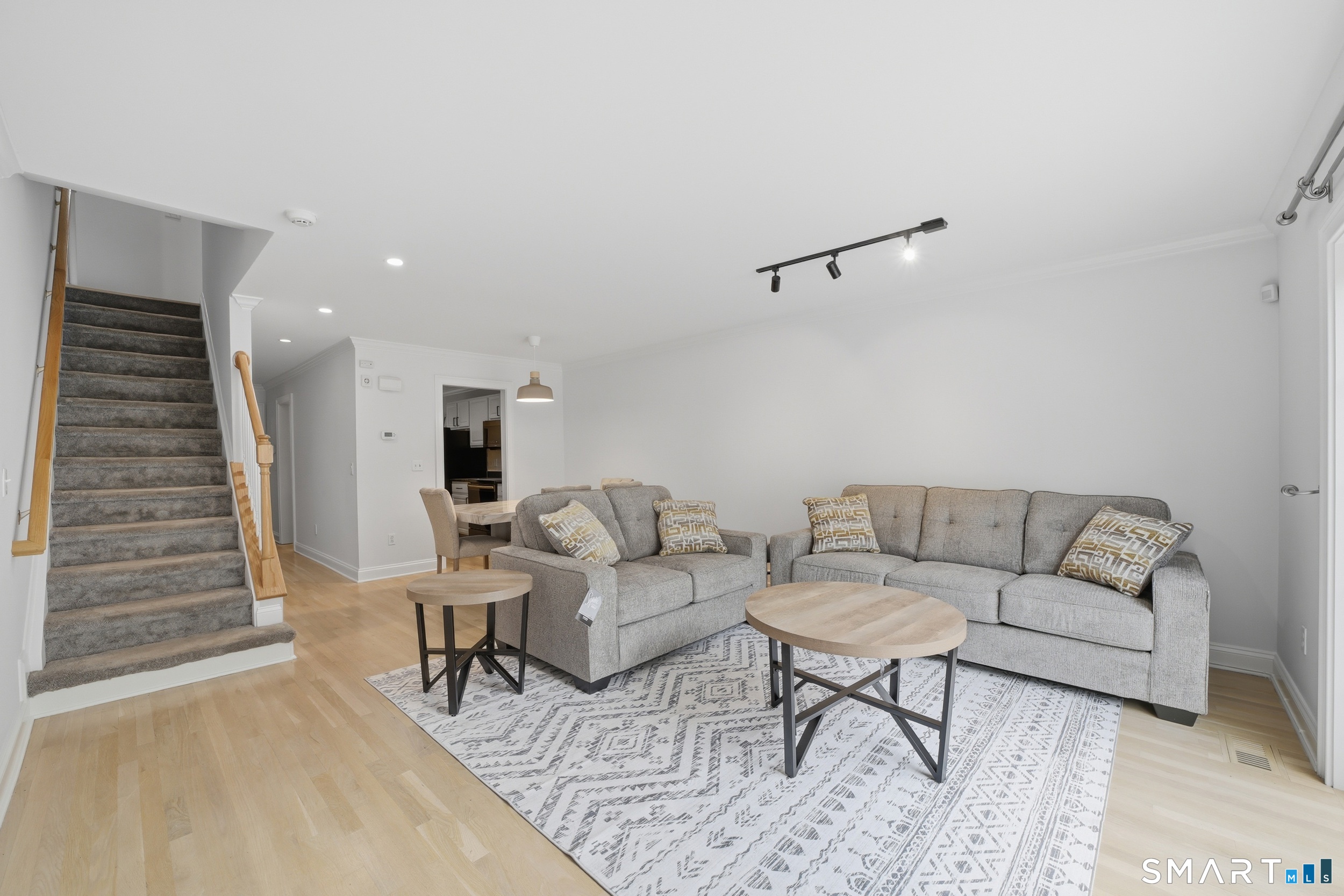 39 Maple Tree Avenue 26