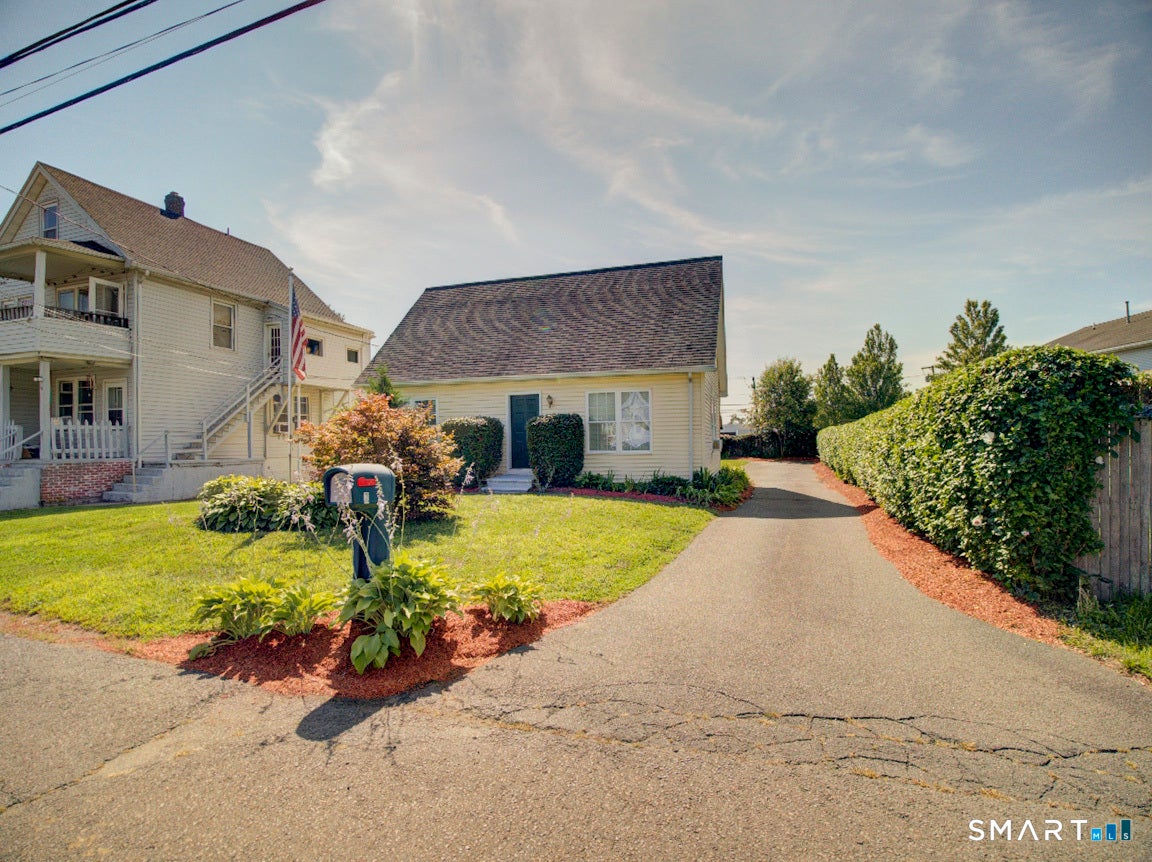 6 Mettler Street