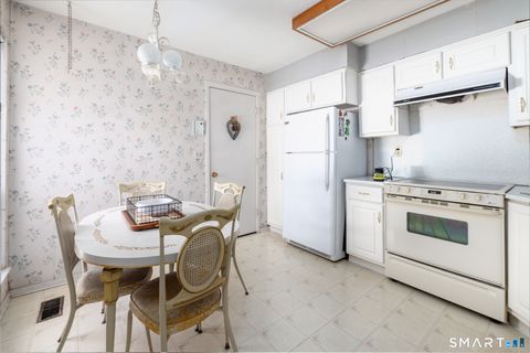 Tiny photo for 7 Maple Lane #7, Avon, CT 06001 (MLS # 24156451)