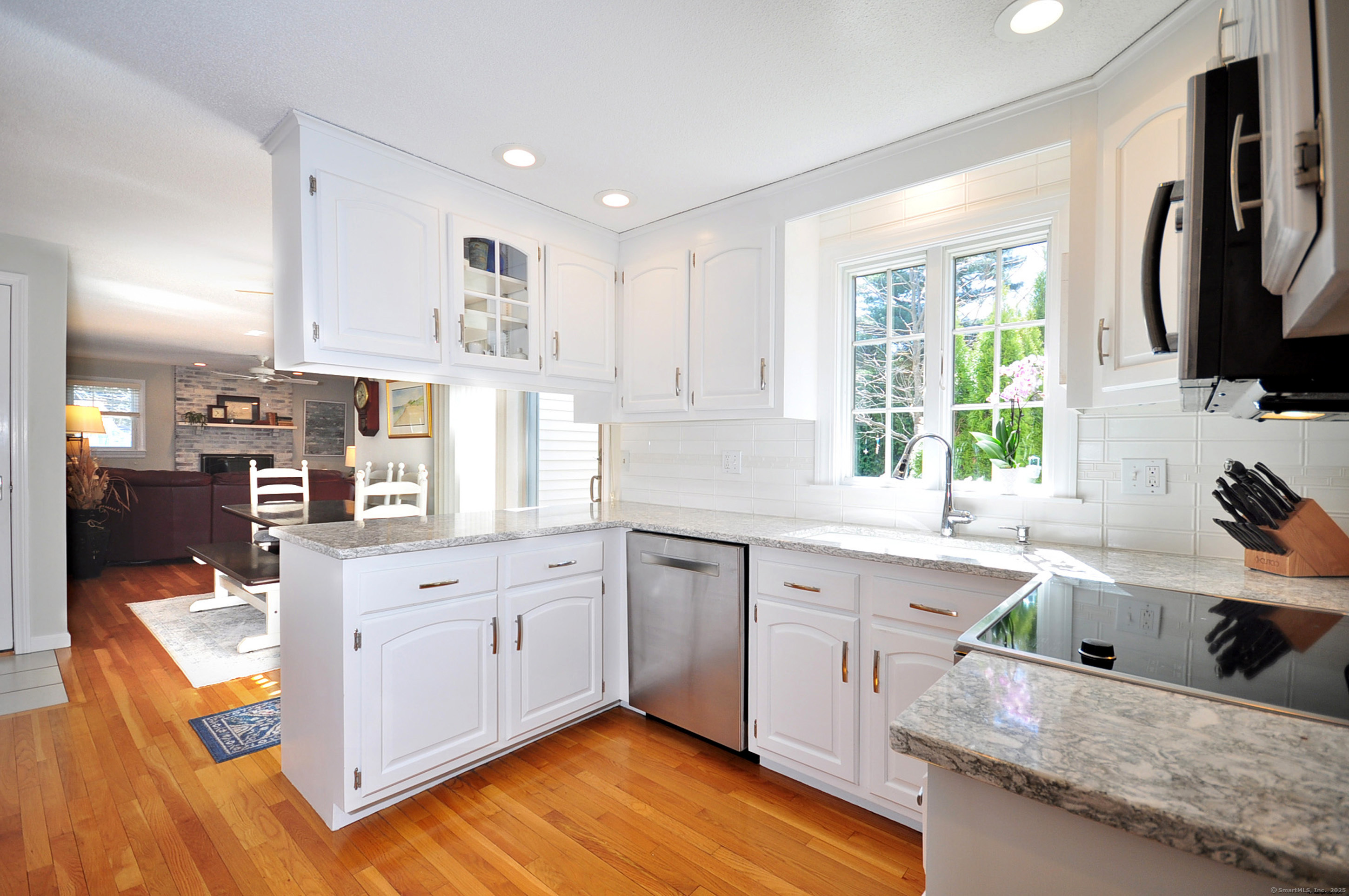 24 Carriage Drive, South Windsor, Connecticut image 17
