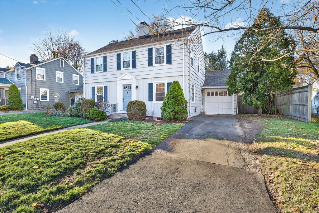 Photo of 36 Birch Drive, New Haven, CT 06515 (MLS # 24140142)