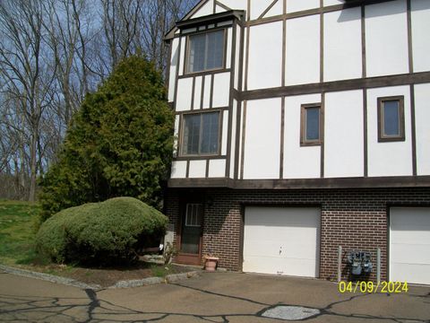 Townhouse in Derby CT 204 New Haven Avenue.jpg