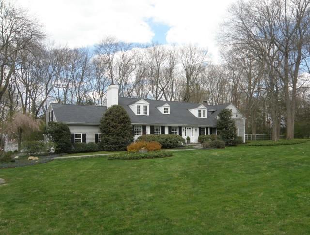 Photo 1 of 77 Woodridge Drive, New Canaan, Connecticut, $1,762,500, Web #: 99049491