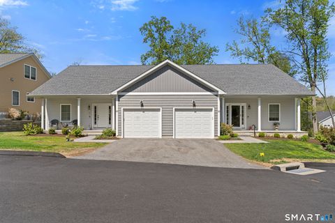Condo For Sale - 20 Sallys Way #20<br/> Fairfield County, Shelton, CT 06484