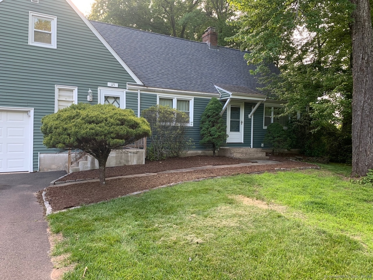 Property for Sale at 125 Woodland Avenue, Bloomfield, Connecticut - Bedrooms: 4 
Bathrooms: 3 
Rooms: 9  - $350,000