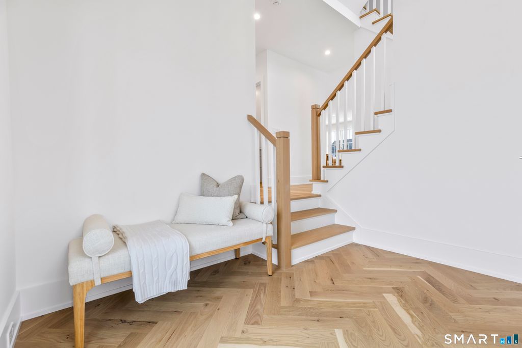 Photo of 110 Pratt Street, Fairfield, CT 06824 (MLS # 24146346)