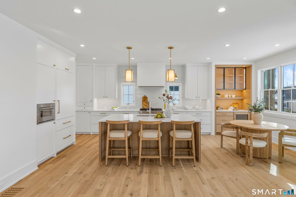 Photo of 110 Pratt Street, Fairfield, CT 06824 (MLS # 24146346)