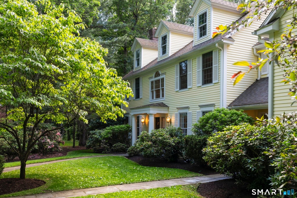 Photo of 10 Langley Park, Farmington, CT 06032 (MLS # 24181246)
