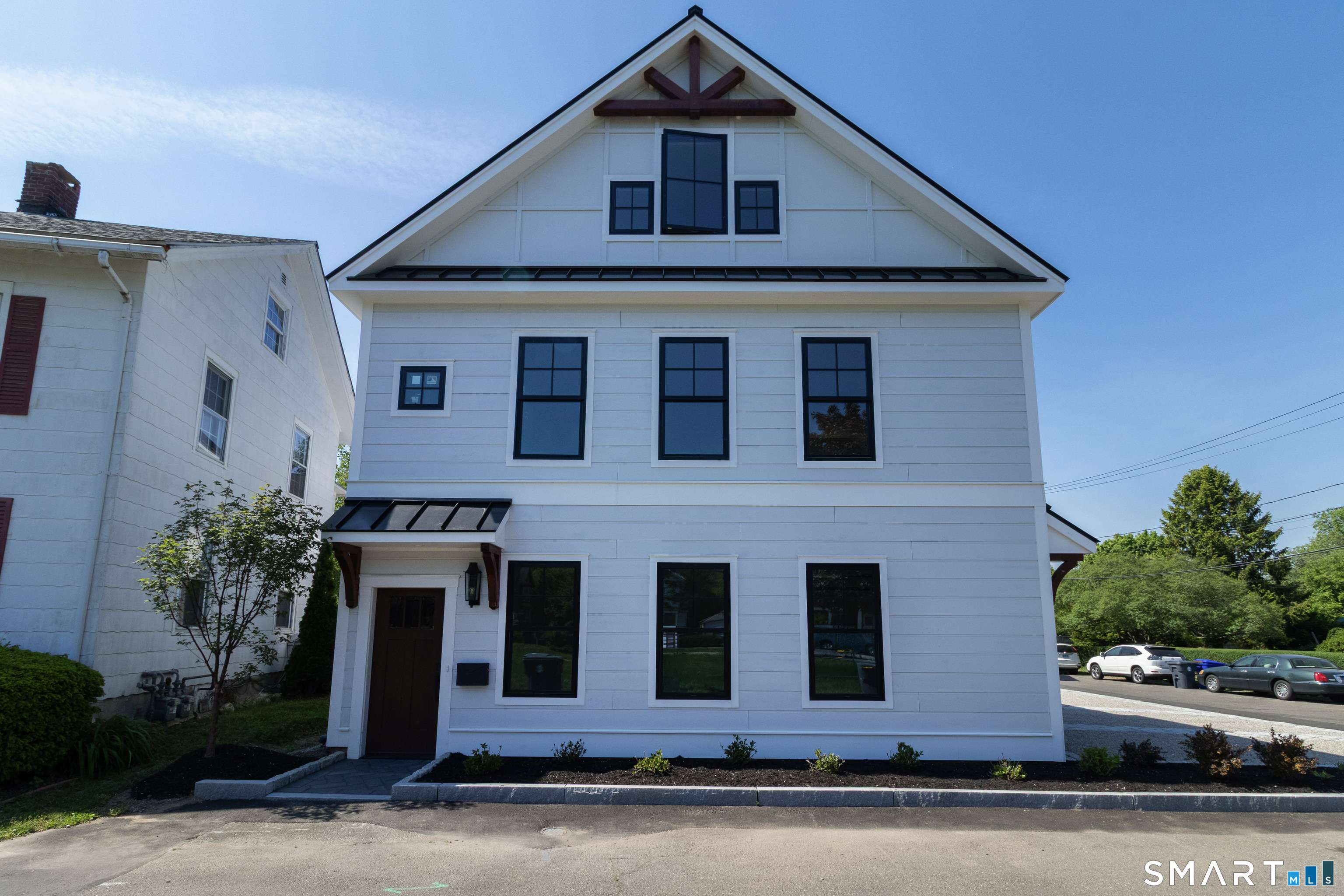 650 Main Street 3