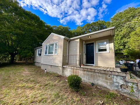 Photo of 60 Fort Shantok Road, Montville, CT 06382 (MLS # 24133440)