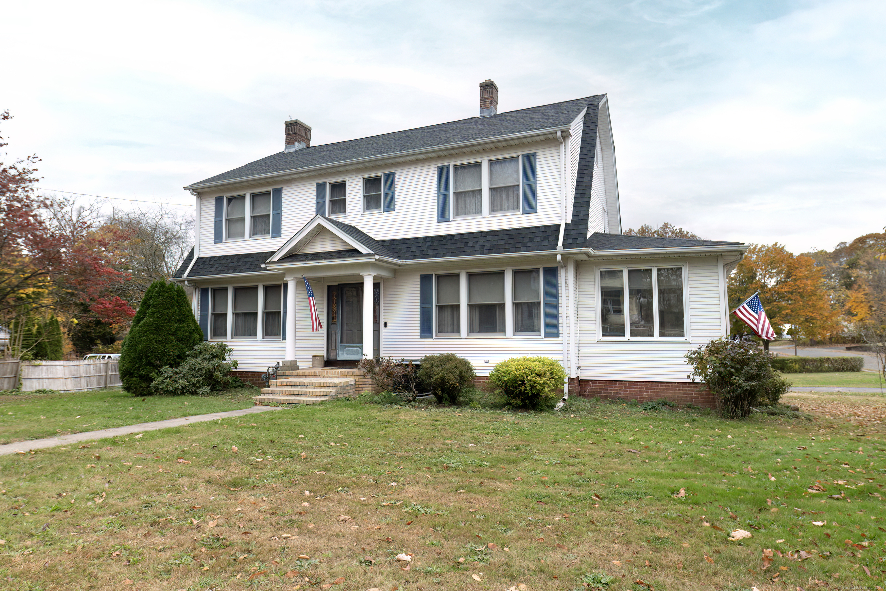 N Colony Road, Meriden, Connecticut - 4 Bedrooms  
2 Bathrooms  
6 Rooms - 