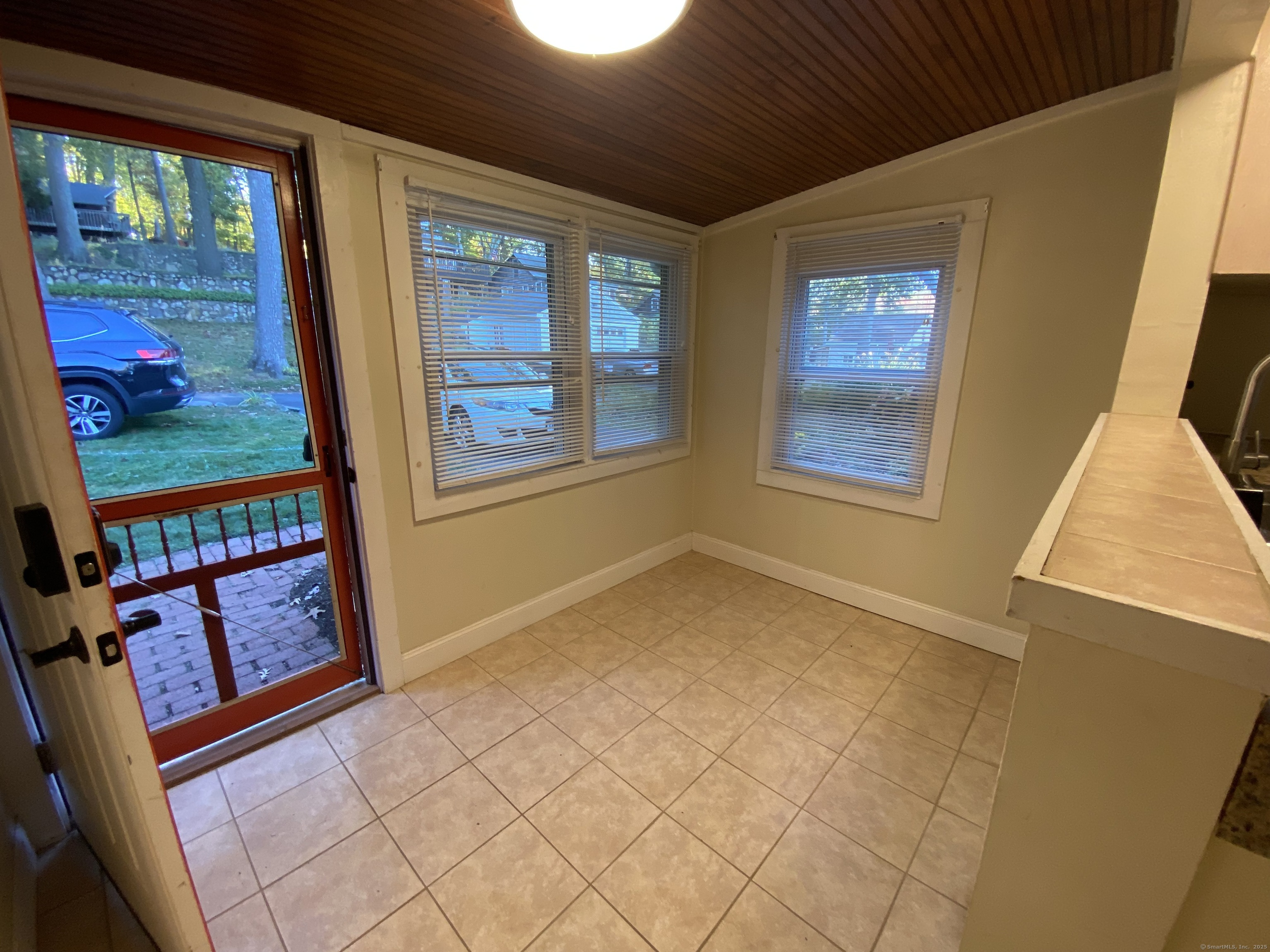 Portland, Connecticut 06480, United States, 2 Bedrooms Bedrooms, ,1 BathroomBathrooms,Residential,Active,227749