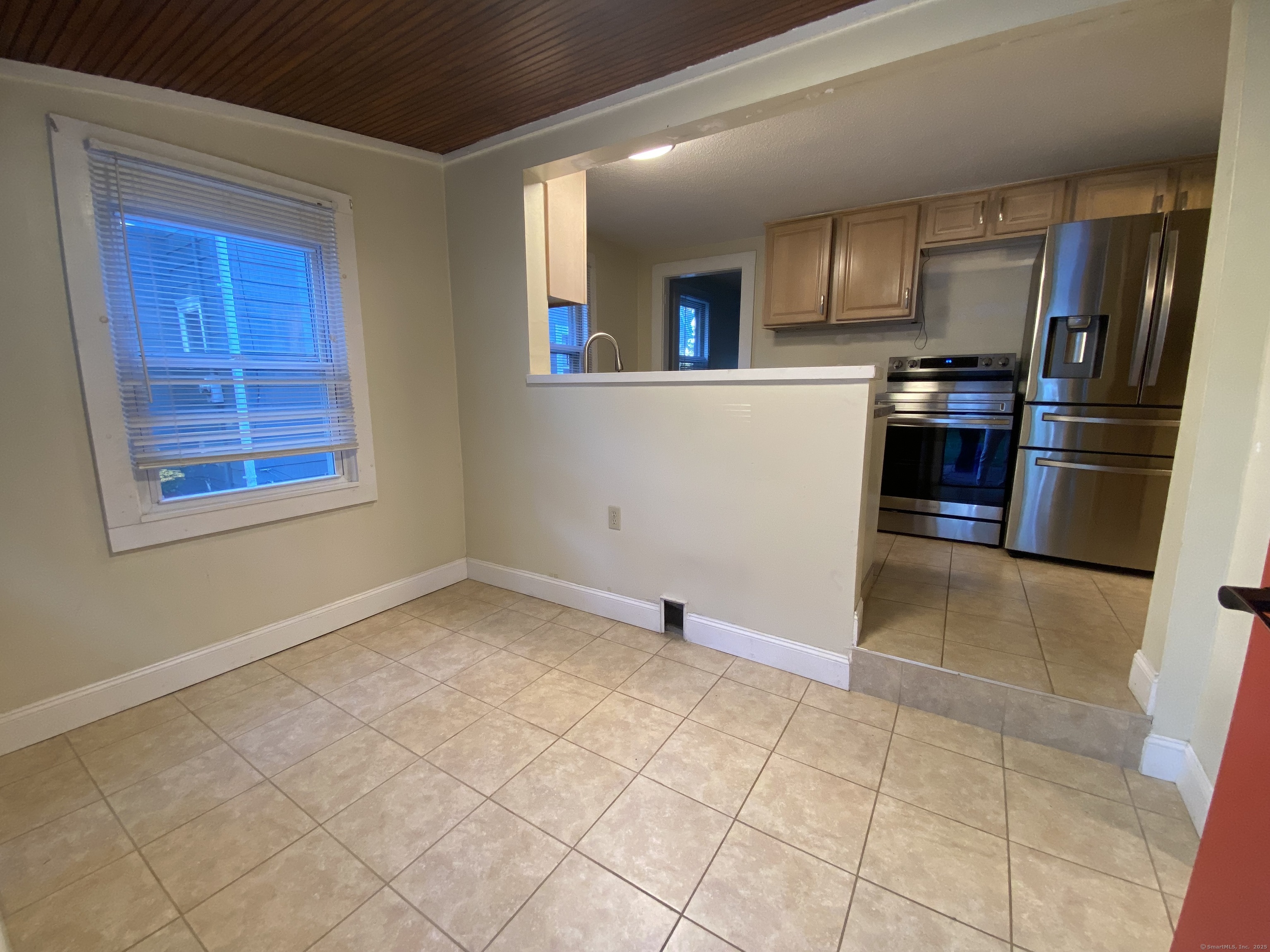 Portland, Connecticut 06480, United States, 2 Bedrooms Bedrooms, ,1 BathroomBathrooms,Residential,Active,227749