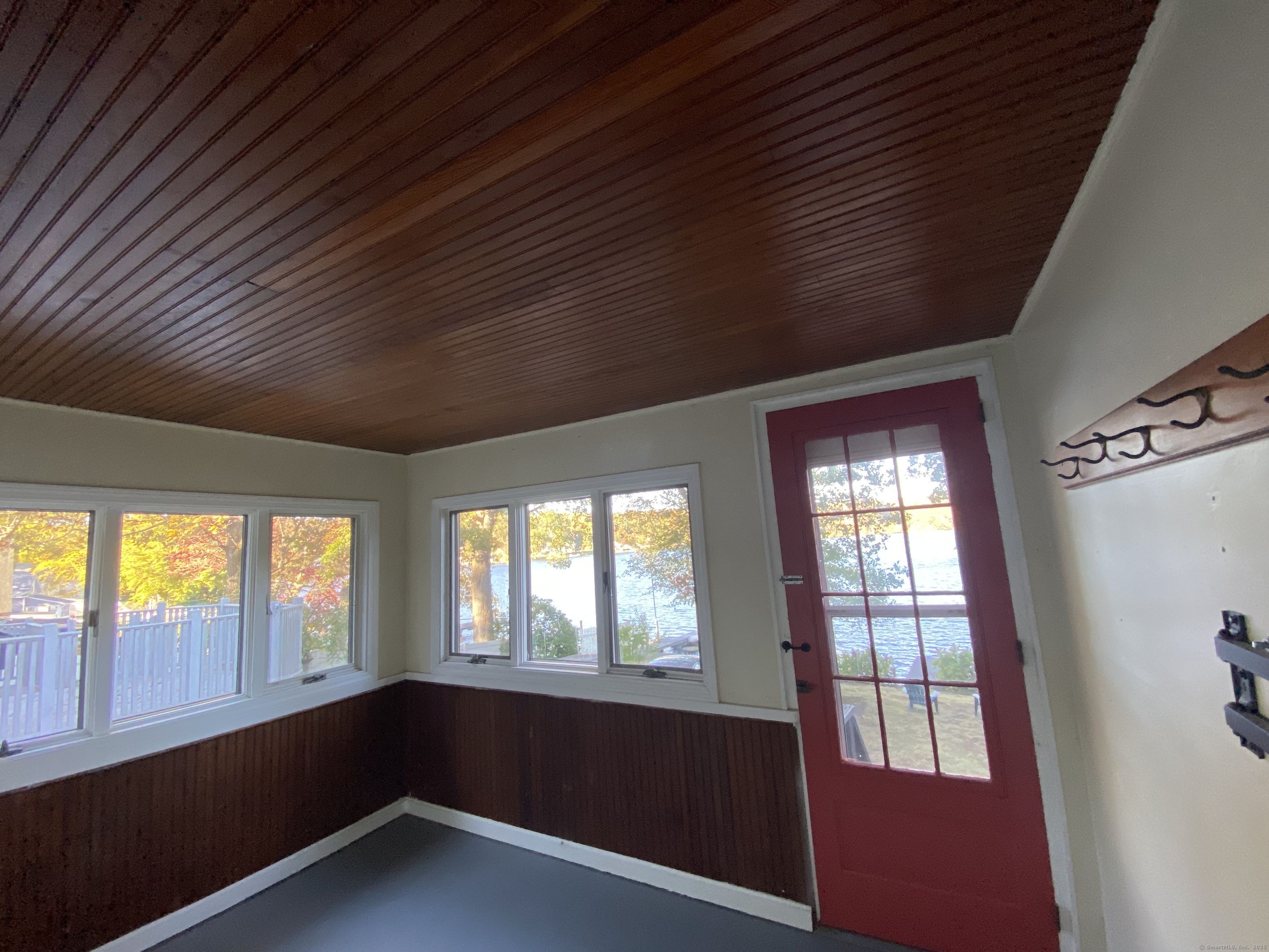 Portland, Connecticut 06480, United States, 2 Bedrooms Bedrooms, ,1 BathroomBathrooms,Residential,Active,227749