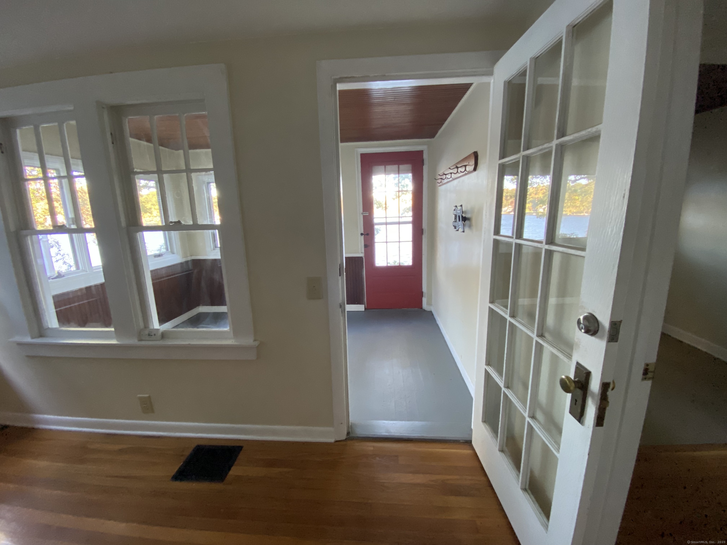 Portland, Connecticut 06480, United States, 2 Bedrooms Bedrooms, ,1 BathroomBathrooms,Residential,Active,227749