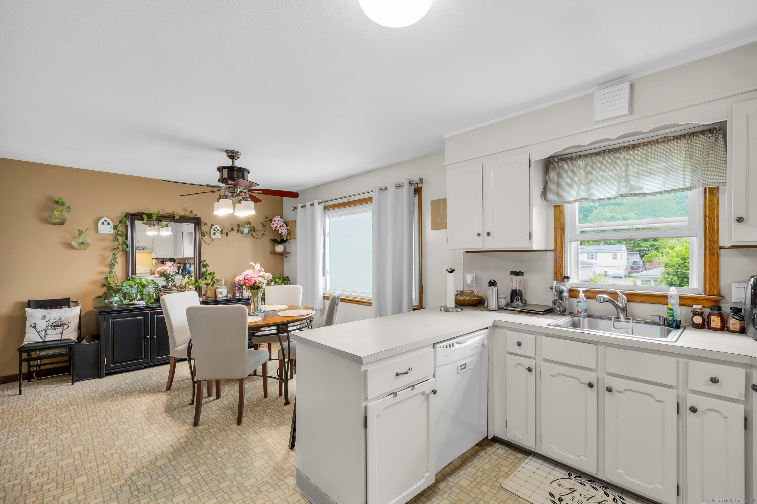 92 Holiday Hill, Waterbury, Connecticut image 11