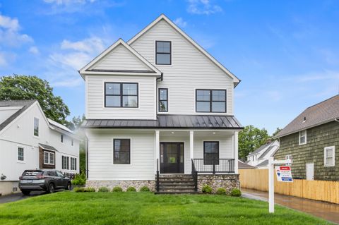 879 Riverside Drive Fairfield CT 06824
