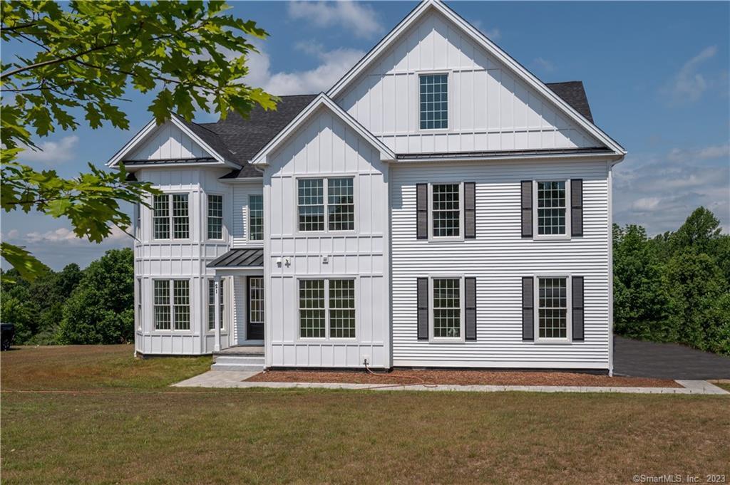 14 Pumpkin Grove, East Lyme, Connecticut - 4 Bedrooms  
3 Bathrooms  
12 Rooms - 