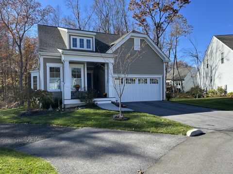 Photo of 930 Tillinghast Drive #930, Oxford, CT 06478 (MLS # 24136513)