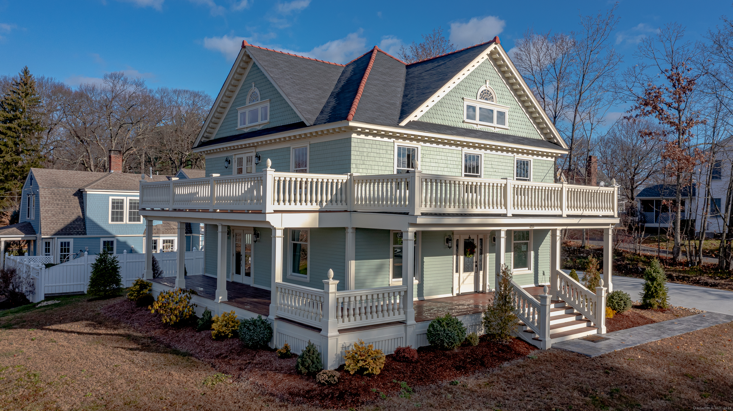 Woodland Street, Bristol, Connecticut - 5 Bedrooms  
3 Bathrooms  
12 Rooms - 