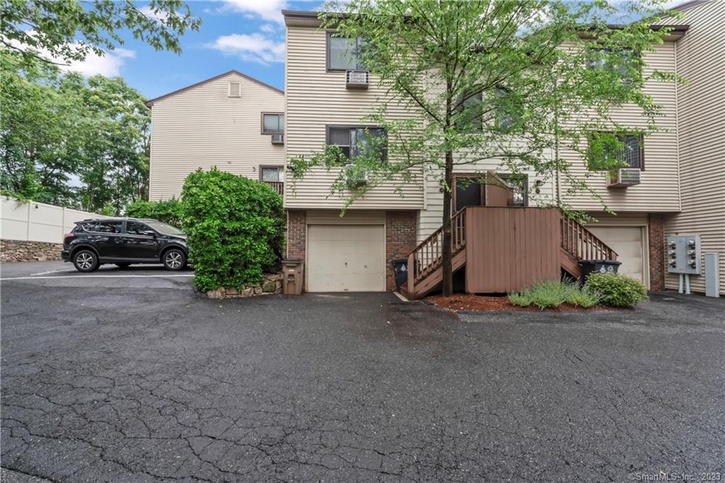 Photo 1 of 13 of 60 Lawn Avenue 41 townhome