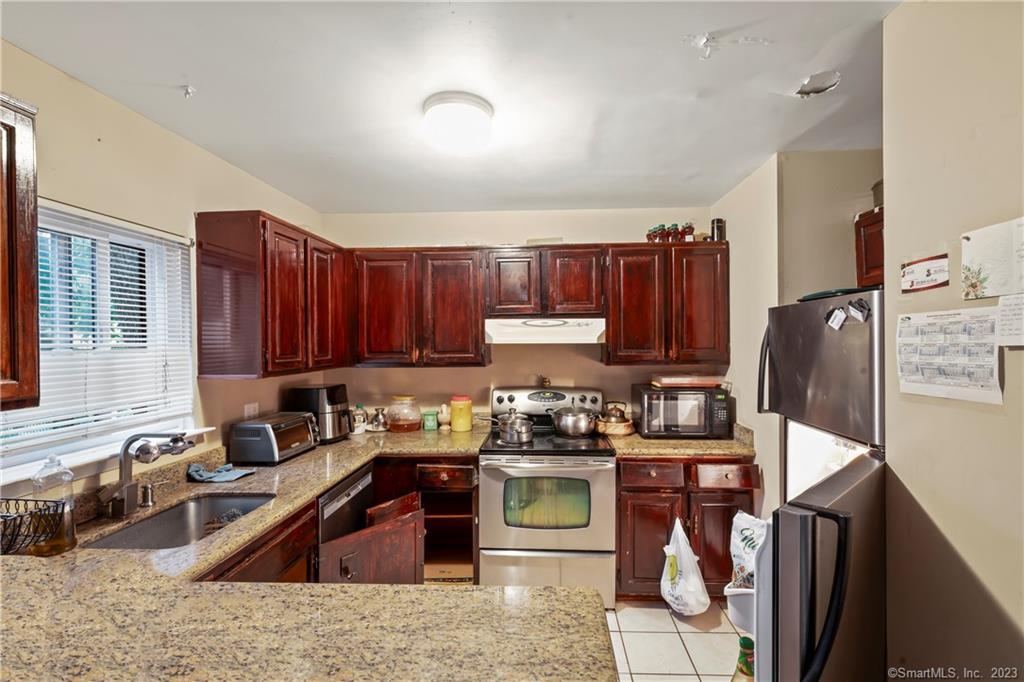 Photo 4 of 13 of 60 Lawn Avenue 41 townhome