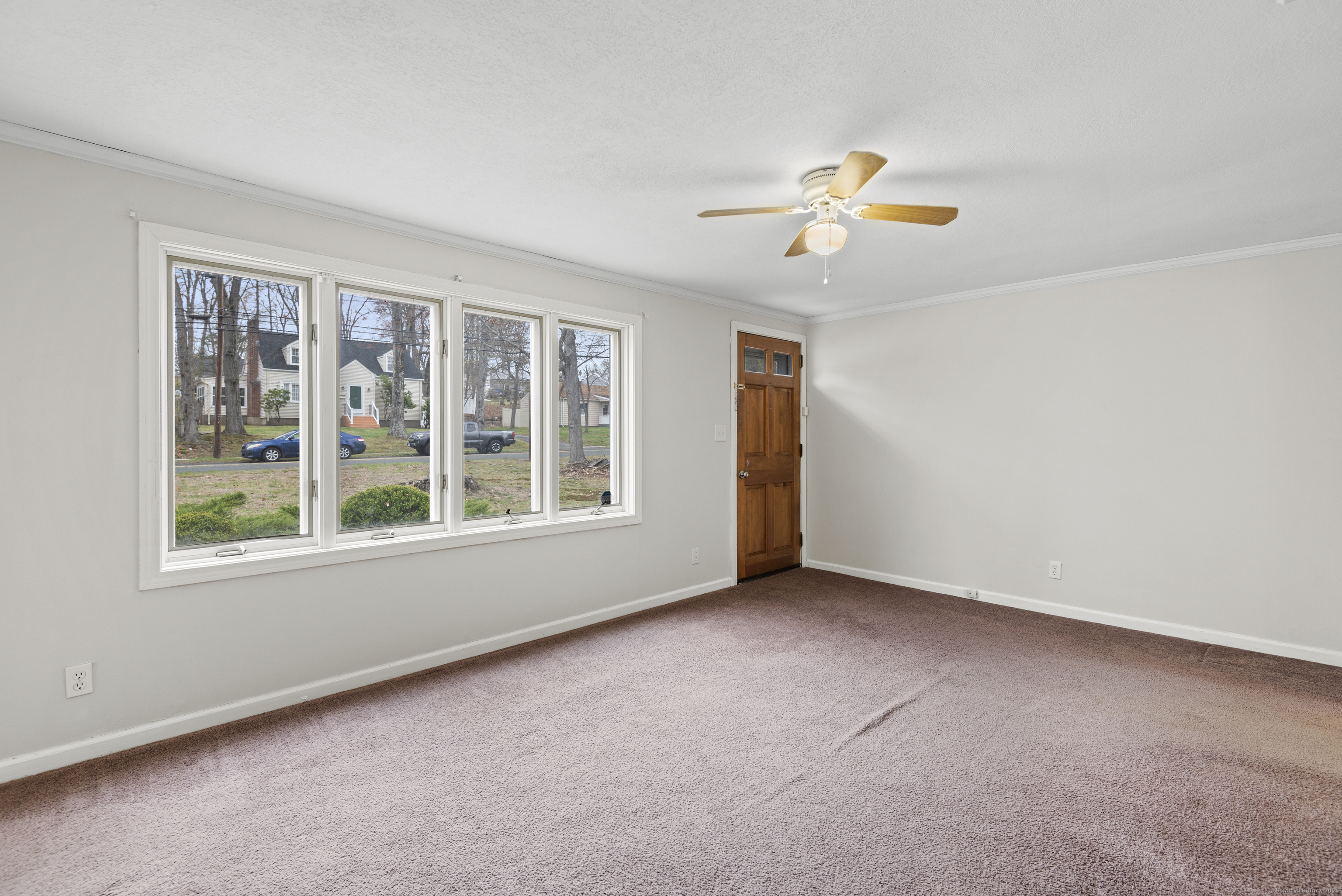 934 Matianuck Avenue, Windsor, Connecticut image 13