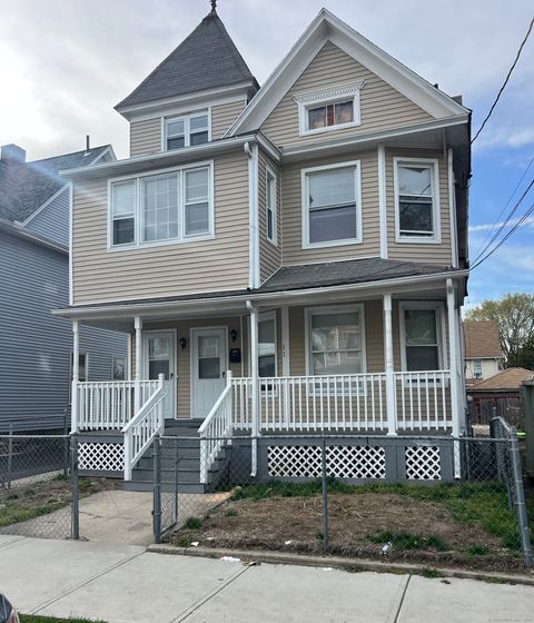 Photo of 32 Hazelwood Avenue #1st floor, Bridgeport, CT 06605 (MLS # 24157934)
