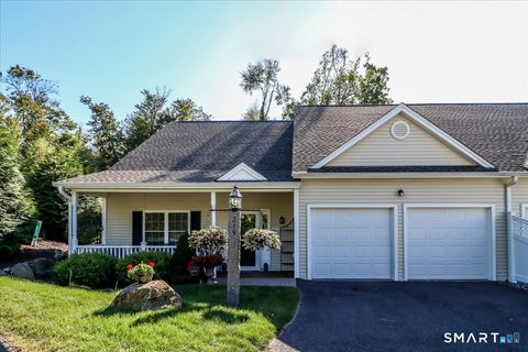 Condo For Sale - 215 Meadow Brook Road #215<br/> Oxford, CT 06478
