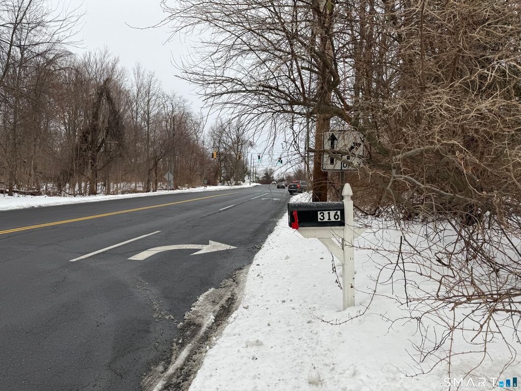 Photo of 316 South Road, Farmington, CT 06032 (MLS # 24147404)