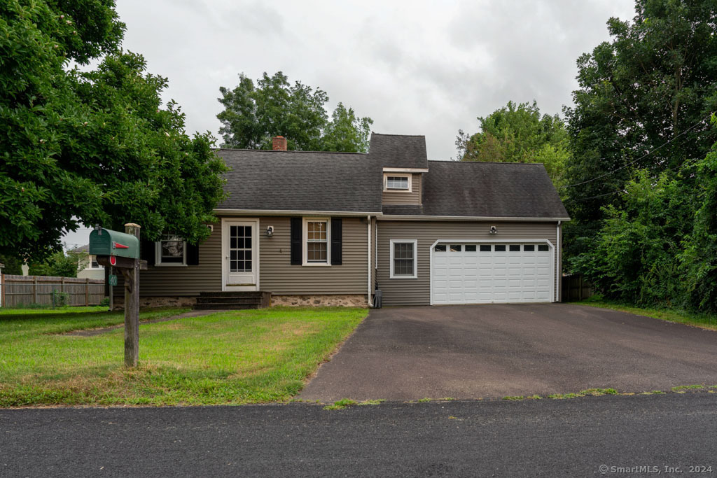 Property for Sale at 40 Beecher Avenue, Shelton, Connecticut - Bedrooms: 2 
Bathrooms: 1 
Rooms: 4  - $275,000