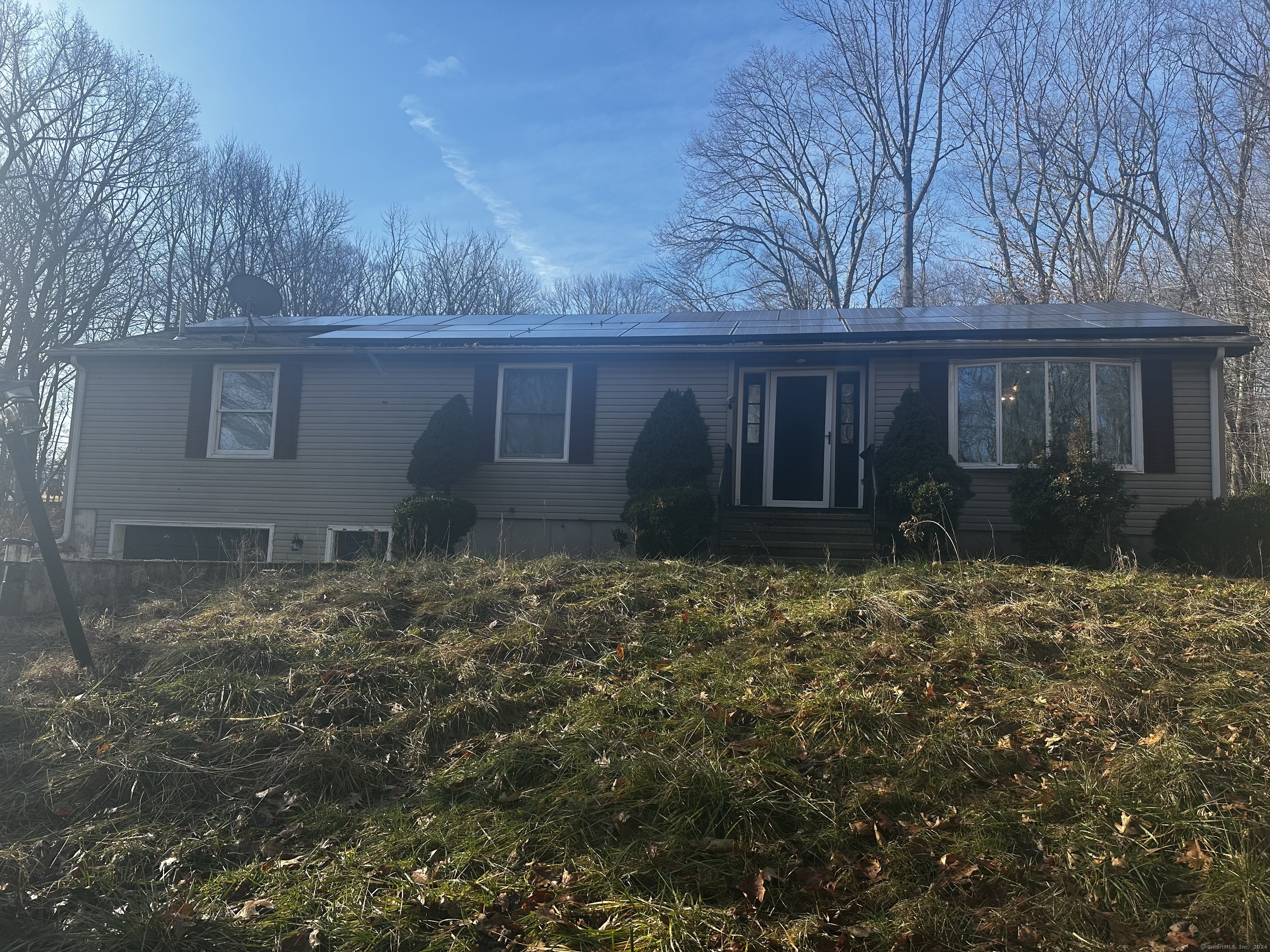 92 Spring Hill Road, Mansfield, Connecticut - 2 Bedrooms  
2 Bathrooms  
5 Rooms - 