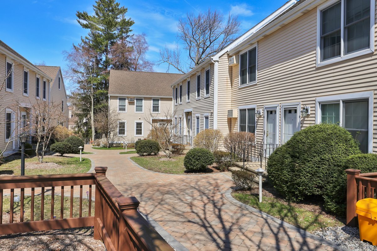 54 Rope Ferry Road #D80, Waterford, Connecticut image 1