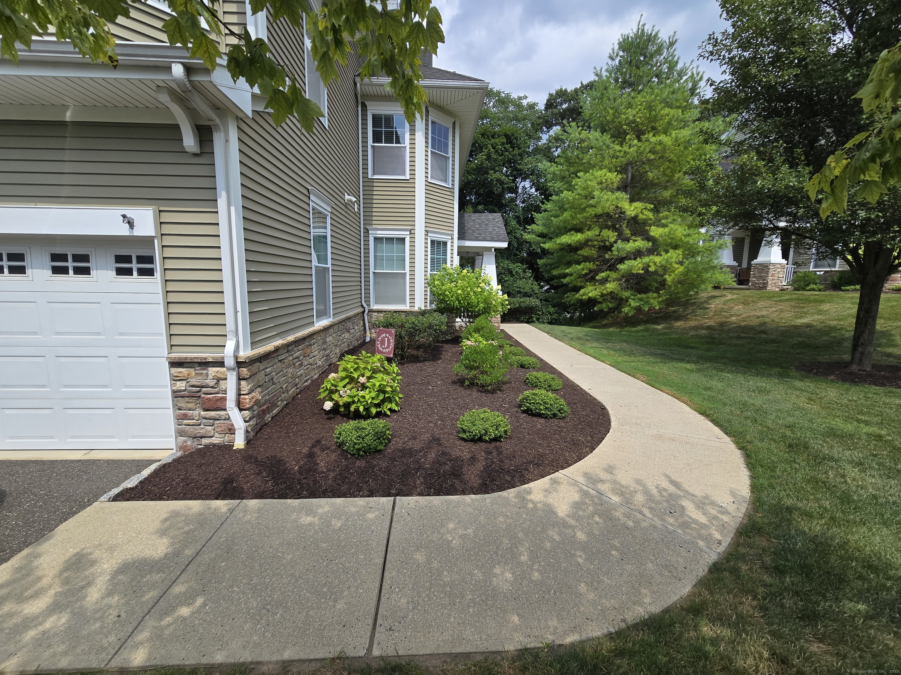 73 Lawrence Avenue 73