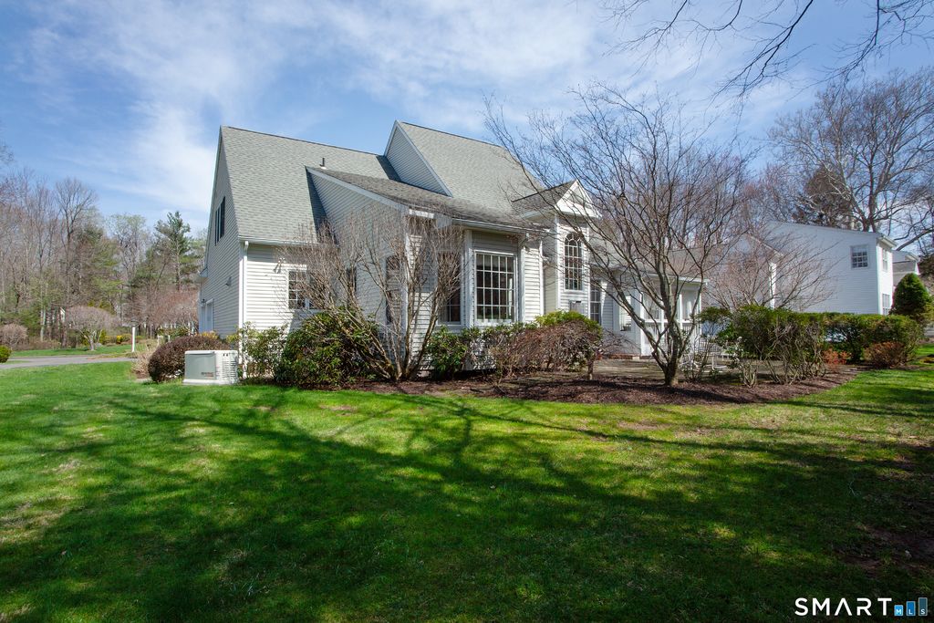 Photo of 3 Eagles Glen, Avon, CT 06001 (MLS # 24162023)