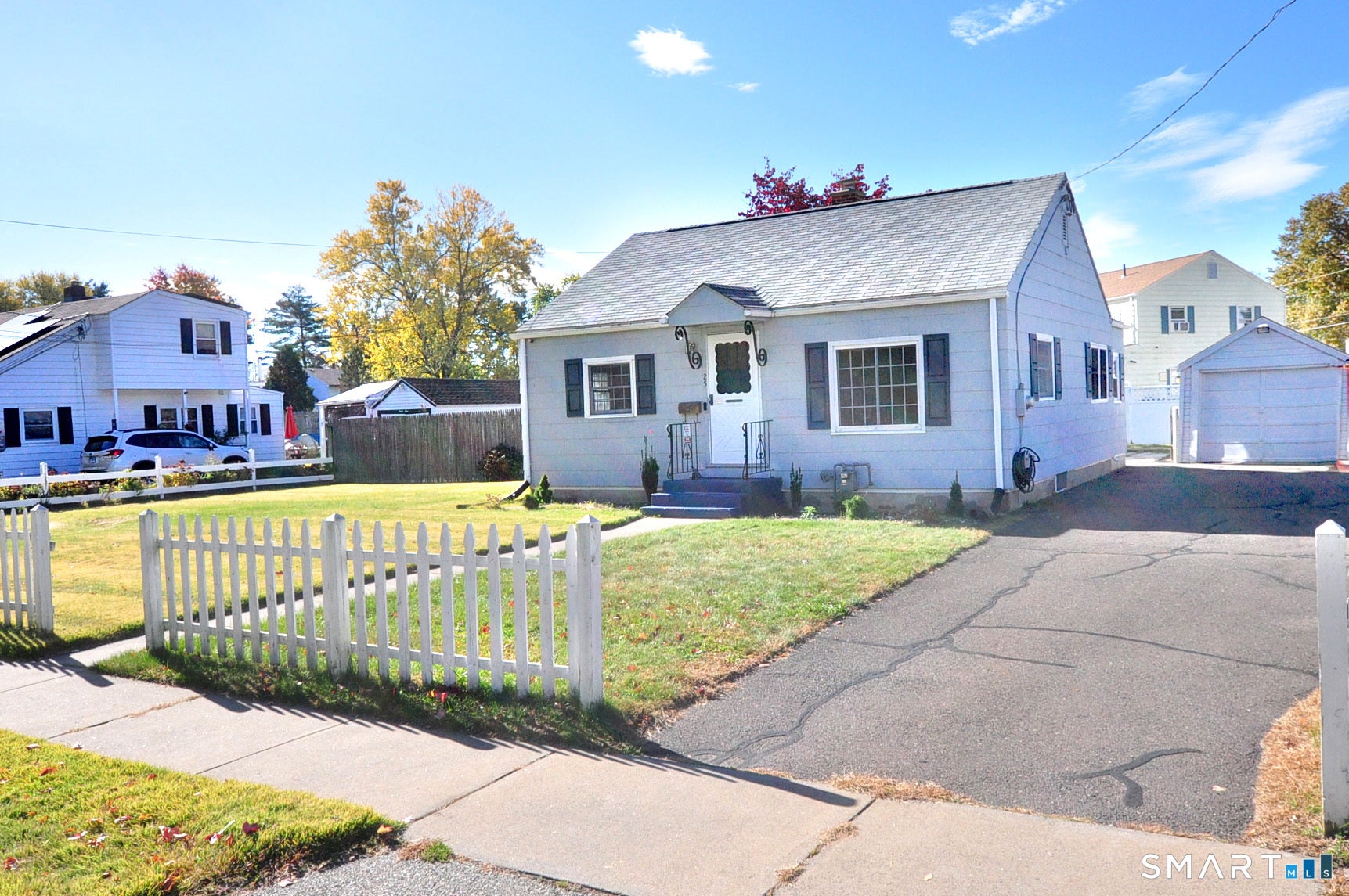 25 Warren Drive