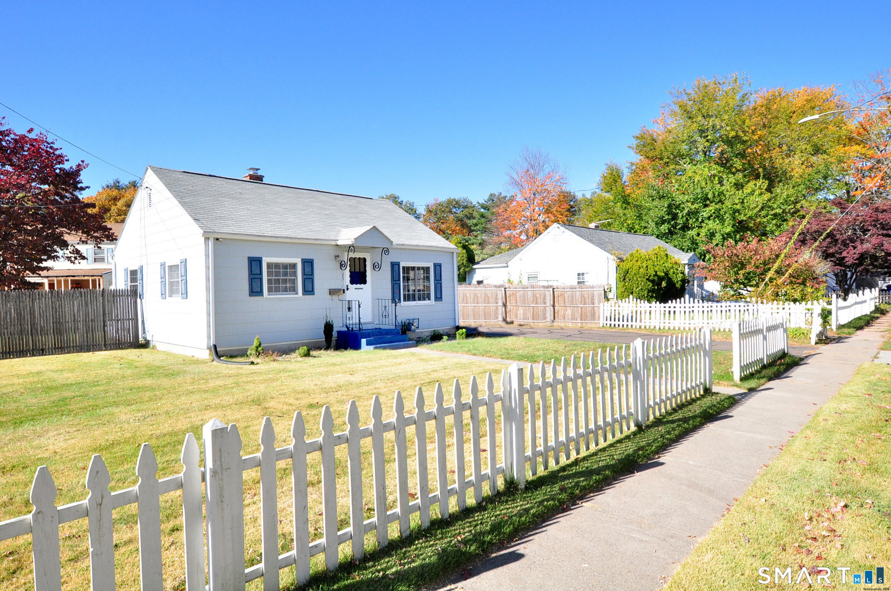 25 Warren Drive
