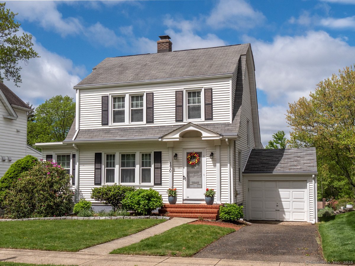 Property for Sale at Kneeland Road, New Haven, Connecticut - Bedrooms: 2 
Bathrooms: 2 
Rooms: 7  - $435,000